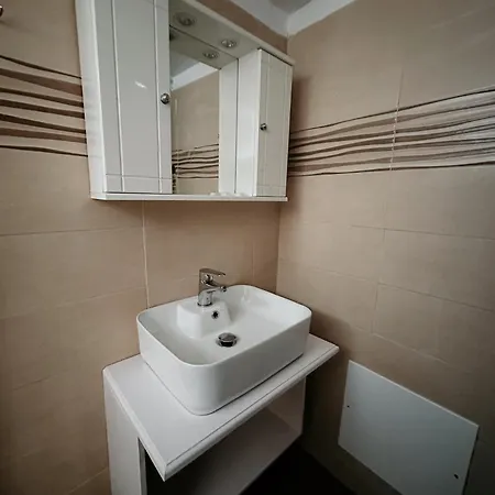 Thirasia Hotel