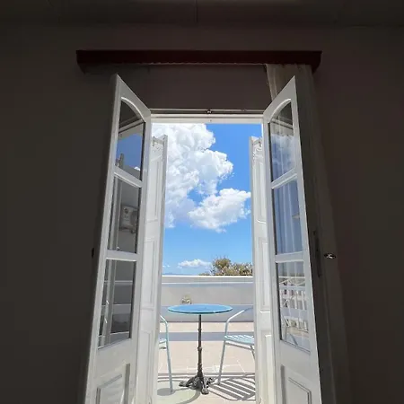 θηρασιά 2* Φηρά