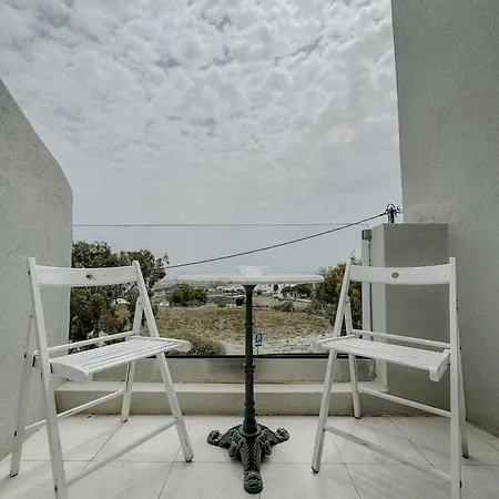 Thirasia Hotel Firá